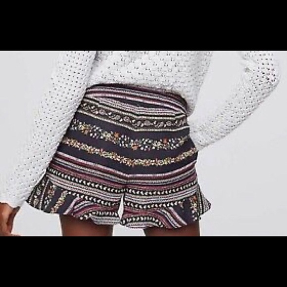 LOFT Floral Riviera Ruffled Hem Shorts - Picture 8 of 8
